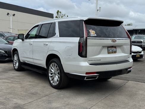 Used 2022 Cadillac Escalade Luxury AWD/4WD image 9