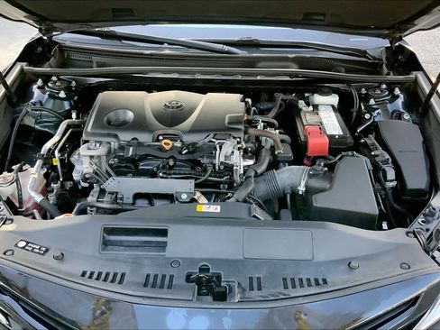 Used 2020 Toyota Camry SE image 30