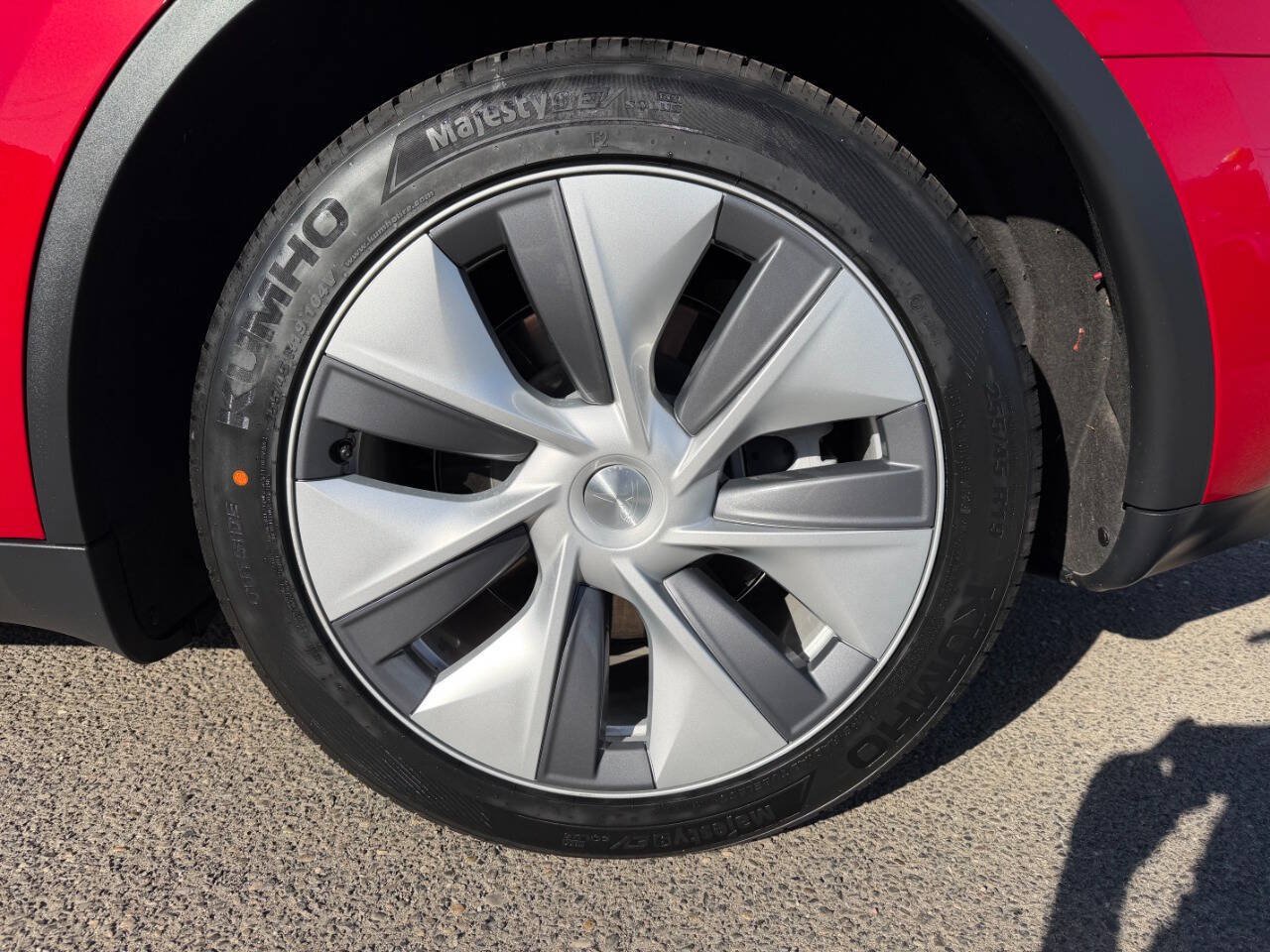 Used 2023 Tesla Model Y Long Range AWD/4WD image 11