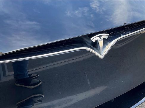 Used 2018 Tesla Model S 100D image 30