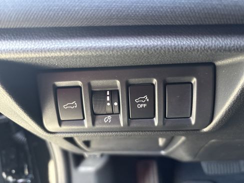 Used 2025 Subaru Outback Premium image 26