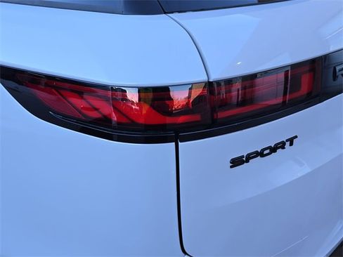 New 2025 Land Rover Range Rover Sport Dynamic SE image 19