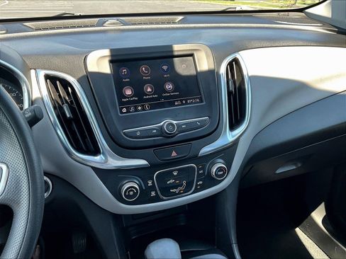 Used 2021 Chevrolet Equinox LS w/ LS Convenience Package FWD image 15