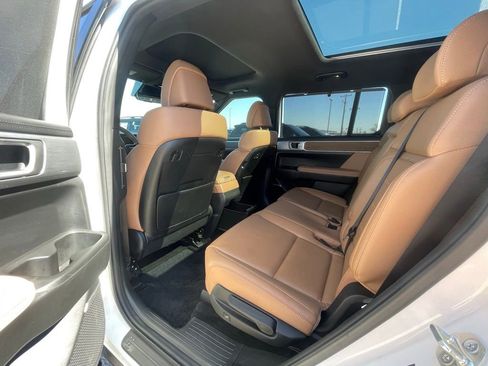 Used 2024 Hyundai Santa Fe Limited image 18