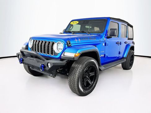 Used 2024 Jeep Wrangler Unlimited Sahara AWD/4WD image 3