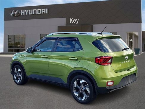 Certified 2024 Hyundai Venue SEL image 4