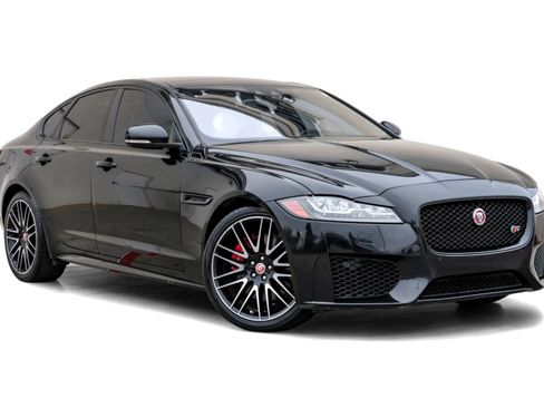 Used 2017 Jaguar XF S image 6