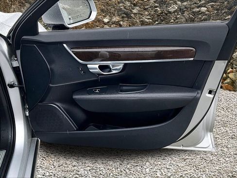 Used 2018 Volvo S90 T5 Momentum w/ Momentum Plus Package image 22