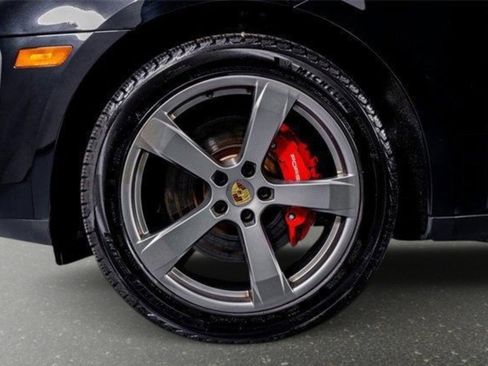 Used 2022 Porsche Macan S w/ Premium Package Plus image 21