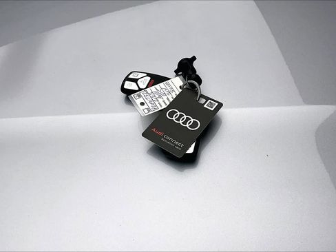 Used 2023 Audi Q5 2.0T Premium w/ Convenience Package image 14