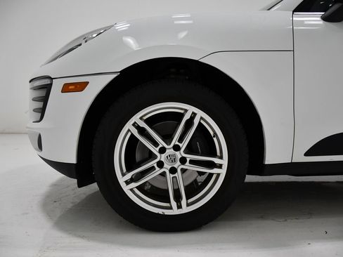 Used 2018 Porsche Macan AWD/4WD image 7