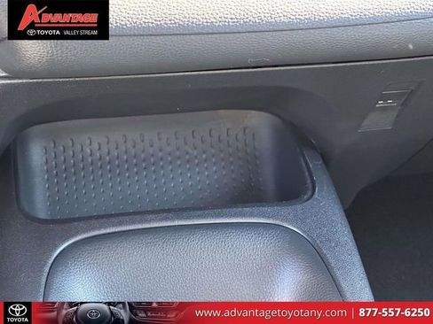 Used 2022 Toyota Corolla LE w/ Carpet Mat Package (TMS) FWD image 32