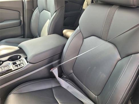 New 2025 Honda Pilot Touring image 8