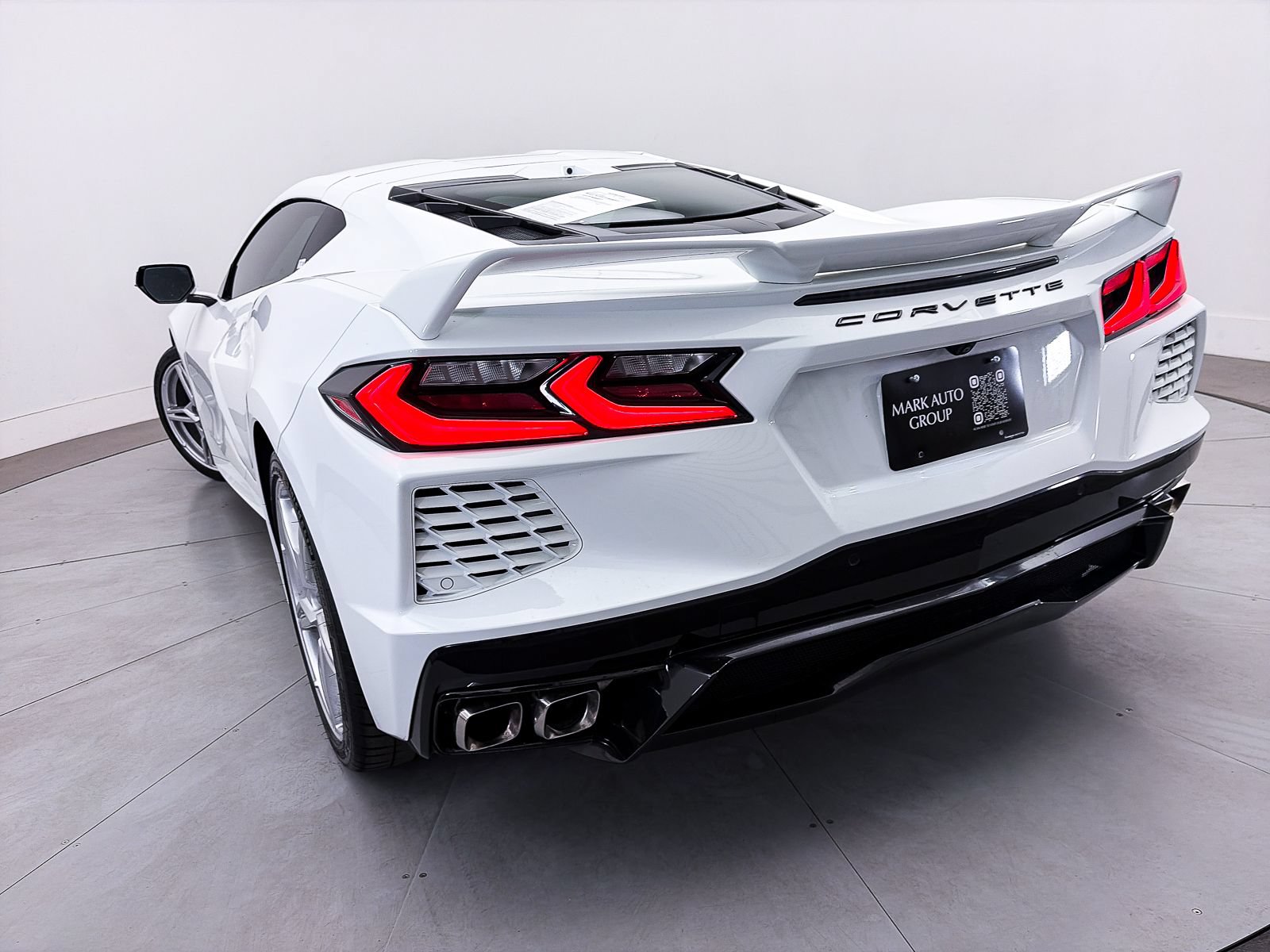 Used 2021 Chevrolet Corvette Stingray Premium Cpe w/ Z51 Performance Package RWD image 5