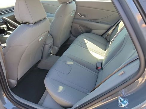 New 2026 Hyundai Elantra SE image 18