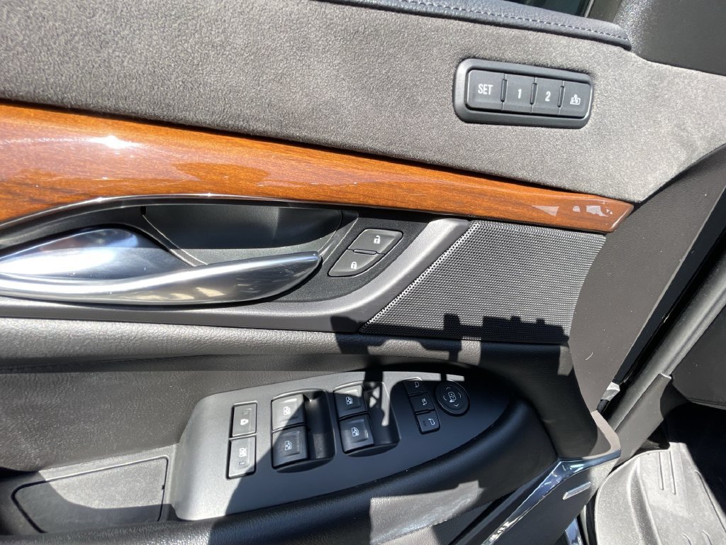 Certified 2018 Cadillac Escalade Premium Luxury AWD/4WD image 23