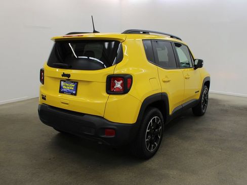 Used 2023 Jeep Renegade Latitude AWD/4WD image 5