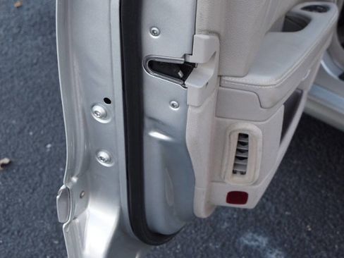 Used 2004 Mercedes-Benz E 500 Sedan image 31