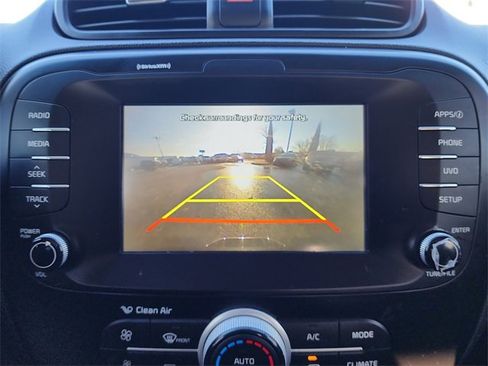 Used 2018 Kia Soul Base w/ Convenience Package image 24