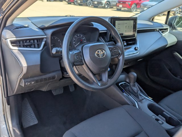 Used 2025 Toyota Corolla LE FWD image 5