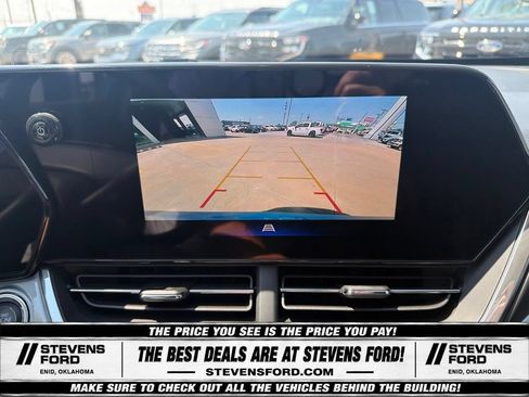 Used 2025 Chevrolet Trax LT FWD image 28