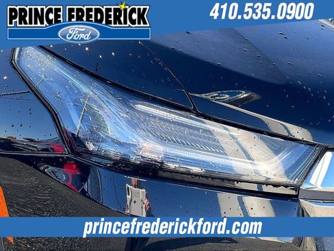 Used 2022 Chevrolet Traverse LS image 27