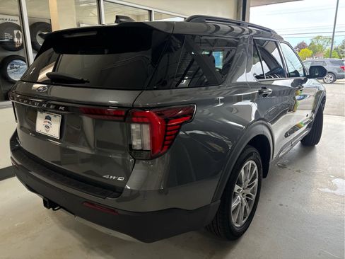 New 2026 Ford Explorer Active w/ Active Comfort Package AWD/4WD image 7