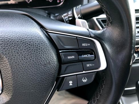 Used 2018 Honda Accord Sport image 14