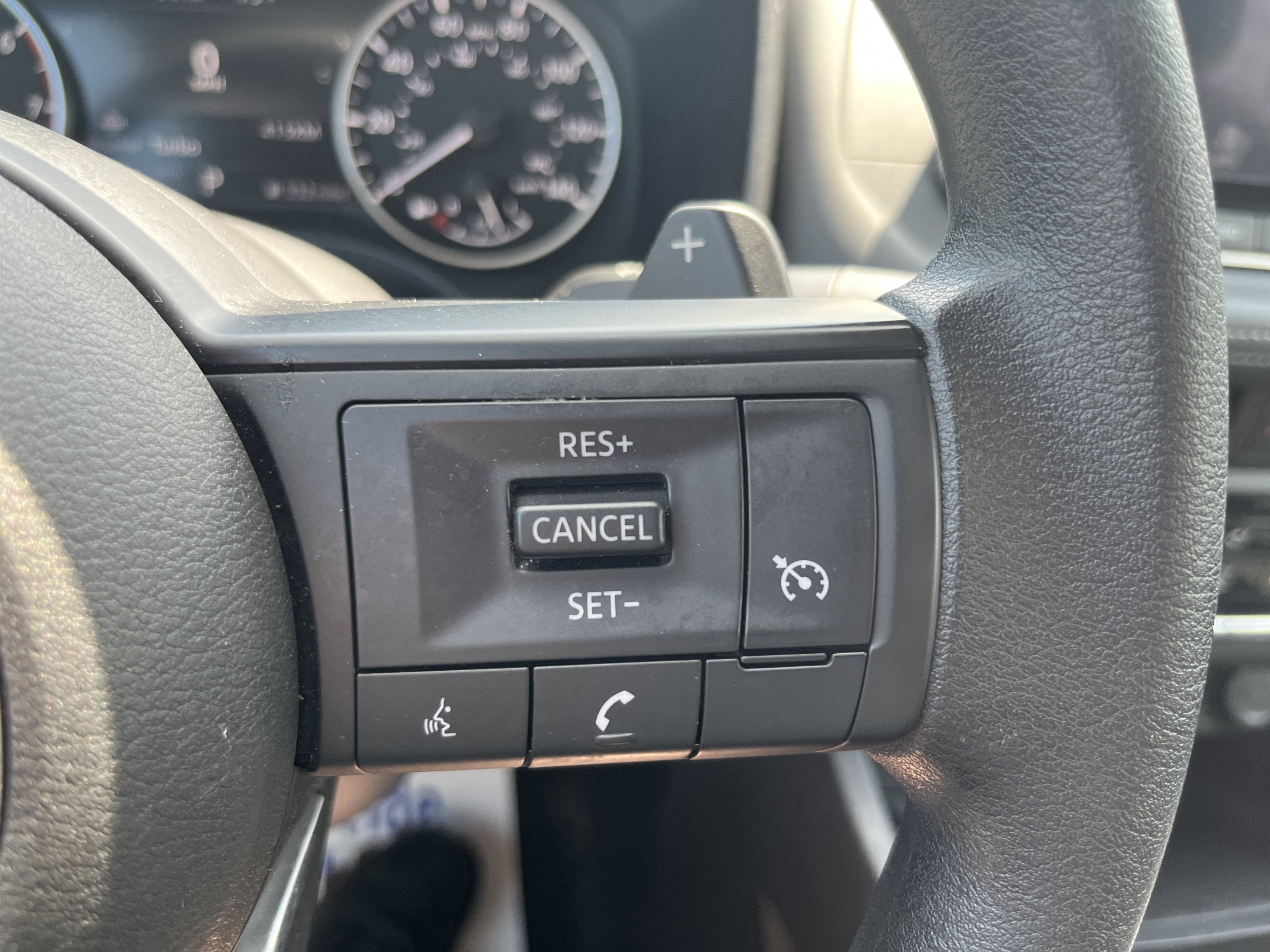 Used 2024 Nissan Rogue S AWD/4WD image 17