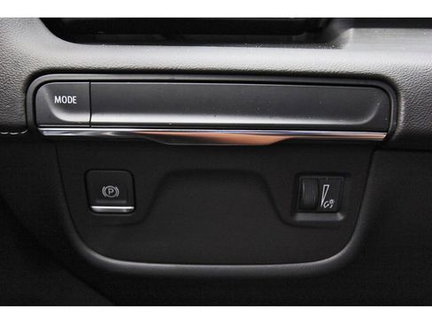 Used 2024 Cadillac Escalade Luxury RWD image 20