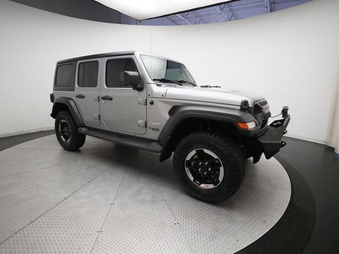 Used 2018 Jeep Wrangler Unlimited Sport S AWD/4WD image 34