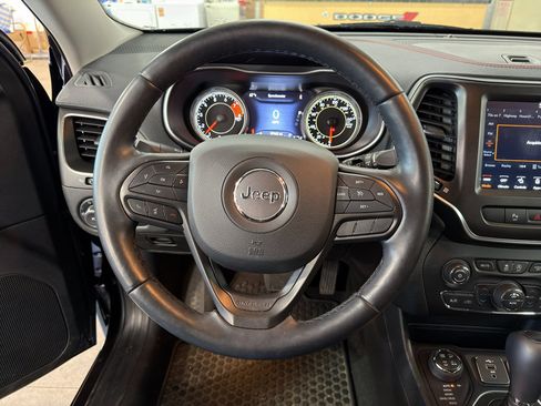 Used 2021 Jeep Cherokee Trailhawk w/ Sun, Sound & Nav Group AWD/4WD image 6
