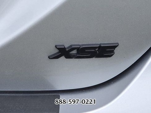 Used 2022 Toyota Camry XSE FWD image 6