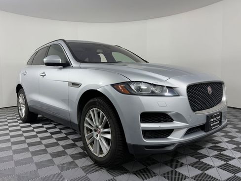 Used 2018 Jaguar F-PACE Prestige image 7