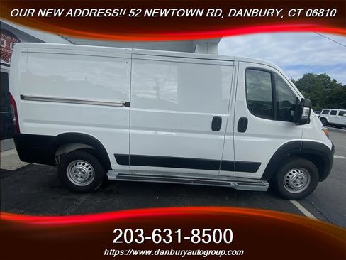 Used 2025 RAM ProMaster 2500 w/ U-Haul Equipment Group FWD image 11