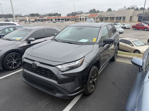 Used 2023 Toyota RAV4 LE image 18