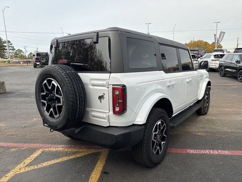Used 2024 Ford Bronco Outer Banks image 6