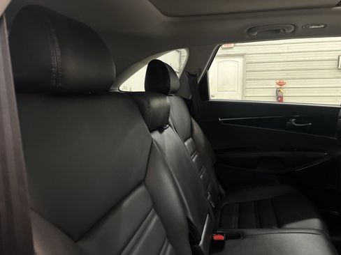 Used 2020 Kia Sorento SX image 36