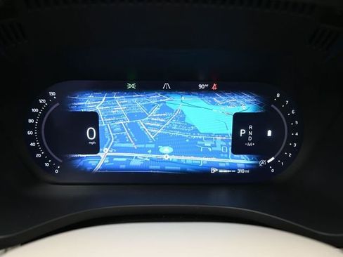 Used 2023 Volvo XC60 B5 Ultimate w/ Climate Package image 27