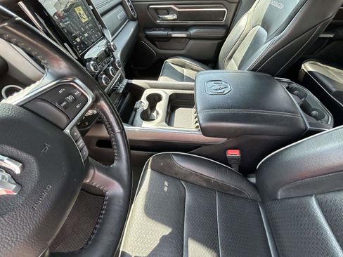 Used 2024 RAM 1500 Laramie AWD/4WD image 10