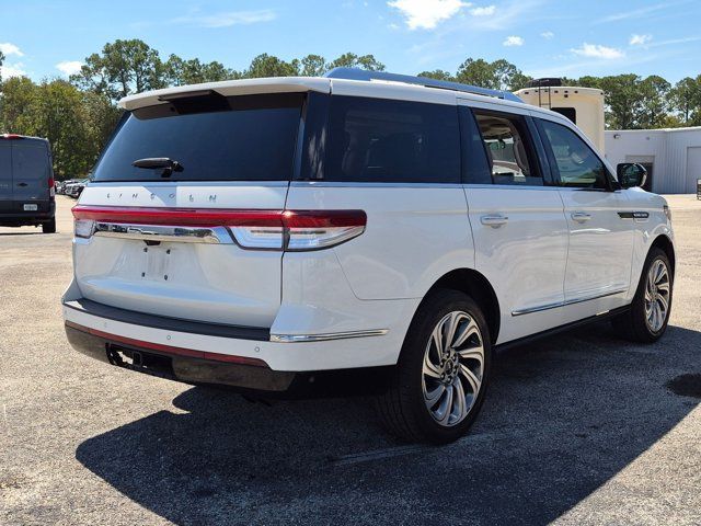 Used 2023 Lincoln Navigator Reserve AWD/4WD image 5