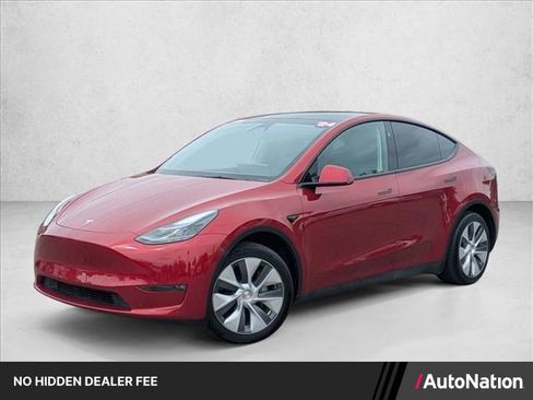 Used 2024 Tesla Model Y Long Range AWD/4WD image 1