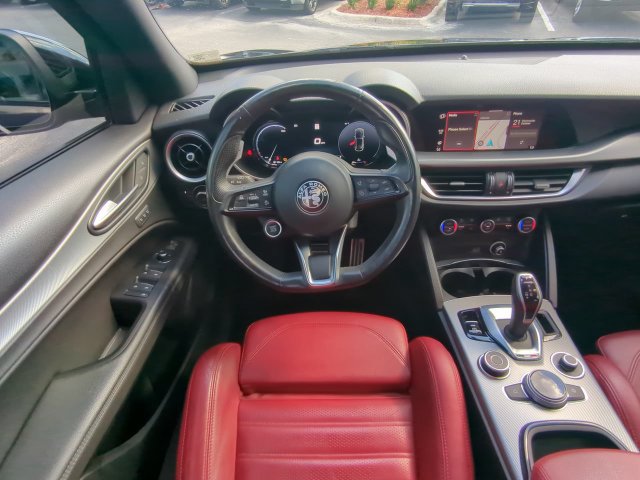 Used 2024 Alfa Romeo Stelvio Veloce AWD/4WD image 18