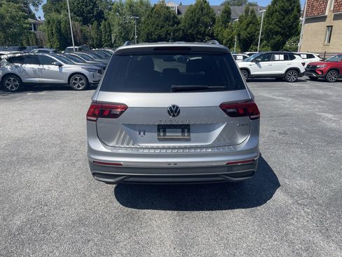 Used 2024 Volkswagen Tiguan SE AWD/4WD image 6