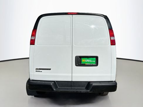 Used 2022 Chevrolet Express 2500 image 8