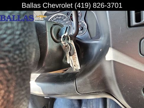 Used 2010 Chevrolet Express 2500 RWD image 17