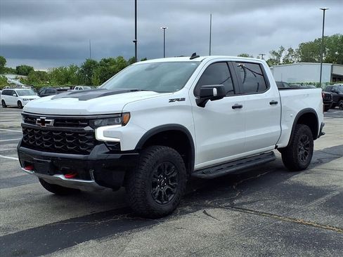 Used 2024 Chevrolet Silverado 1500 ZR2 w/ Technology Package image 3