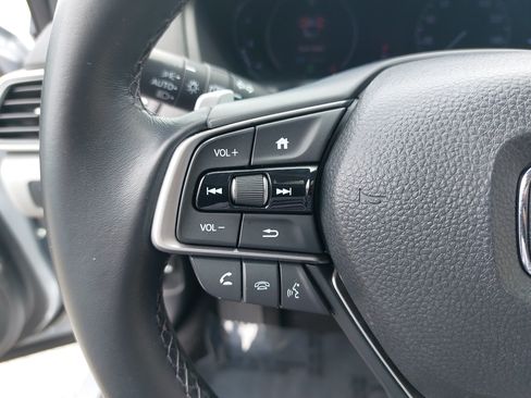 Used 2019 Honda Accord Touring image 17