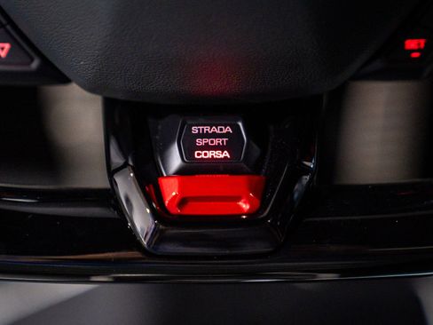 Used 2023 Lamborghini Huracan Tecnica image 29