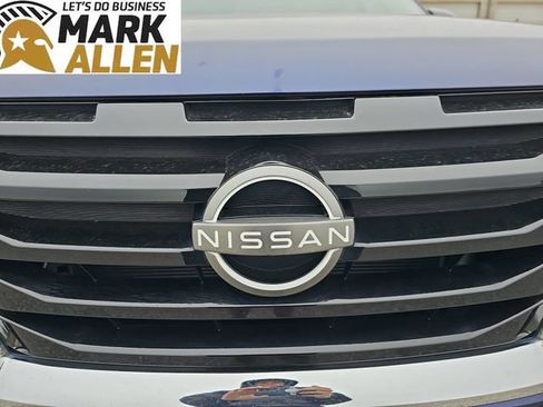 Used 2025 Nissan Pathfinder SV FWD image 30